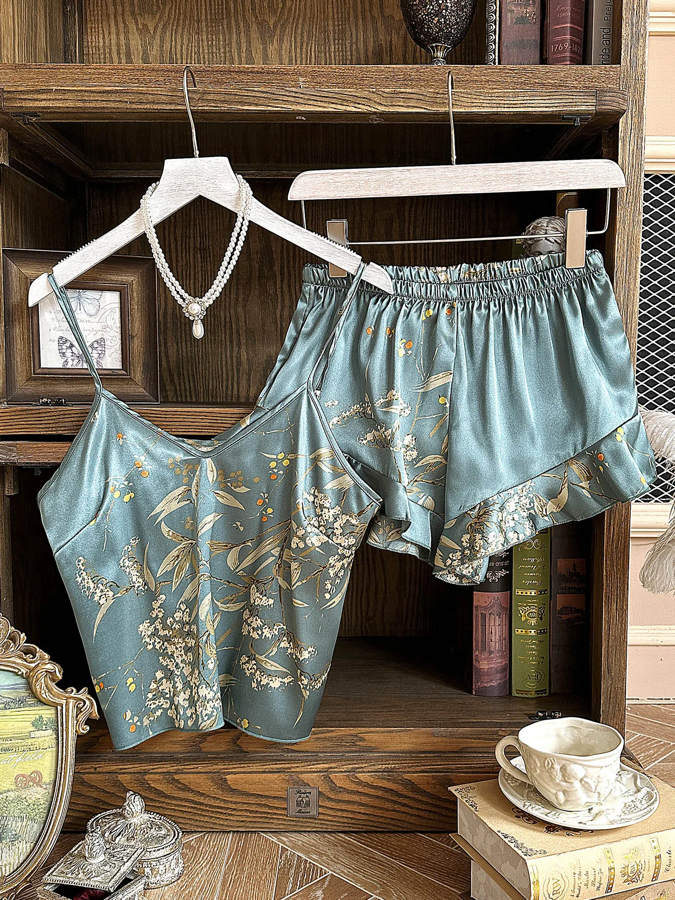 Vintage CherryPrint Pajama Set for Women Elegant Cami Top and Shorts 2 Piece Loungewear Summer Sleepwear