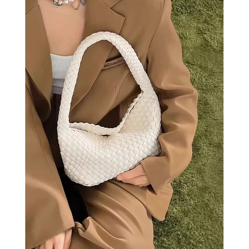 

Elegant Designer Paris Inspired Fashion Bag Classic Crossbody Handbag with Letter Logo for Women Vintage and Stylish