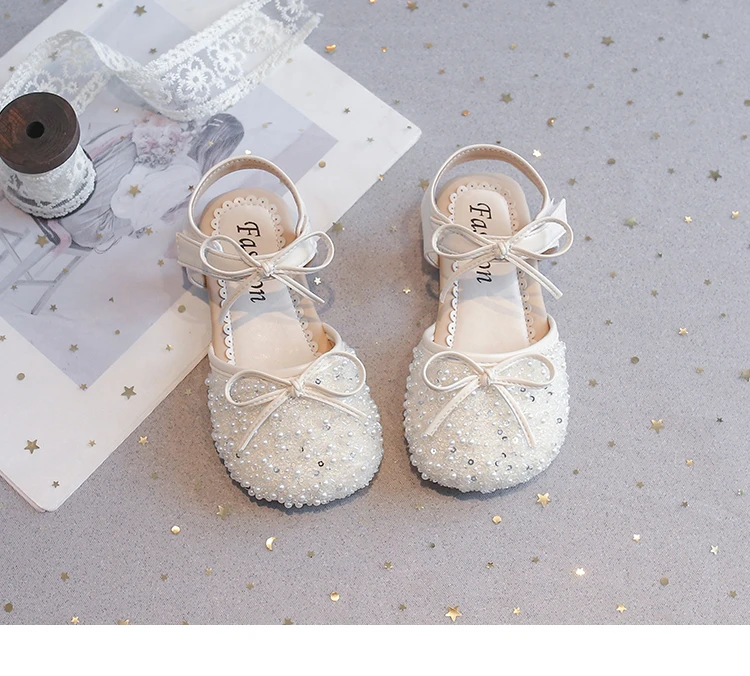 Glitzernde Perlen-Ledersandalen mit Niedlicher Schleife 2026 Neue Sommer-Kinder-Mary-Jane-Schuhe Weiche Sohle Prinzessinnen-Schul-Party-Hochzeitsschuhe – Detail 4