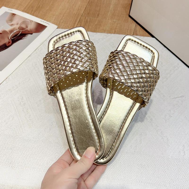 2025 جديد مصمم موضة عادية المفتوحة تو بلون عطلة الشاطئ صندل مسطح النعال غير رسمية المرأة الشرائح حجم كبير #4