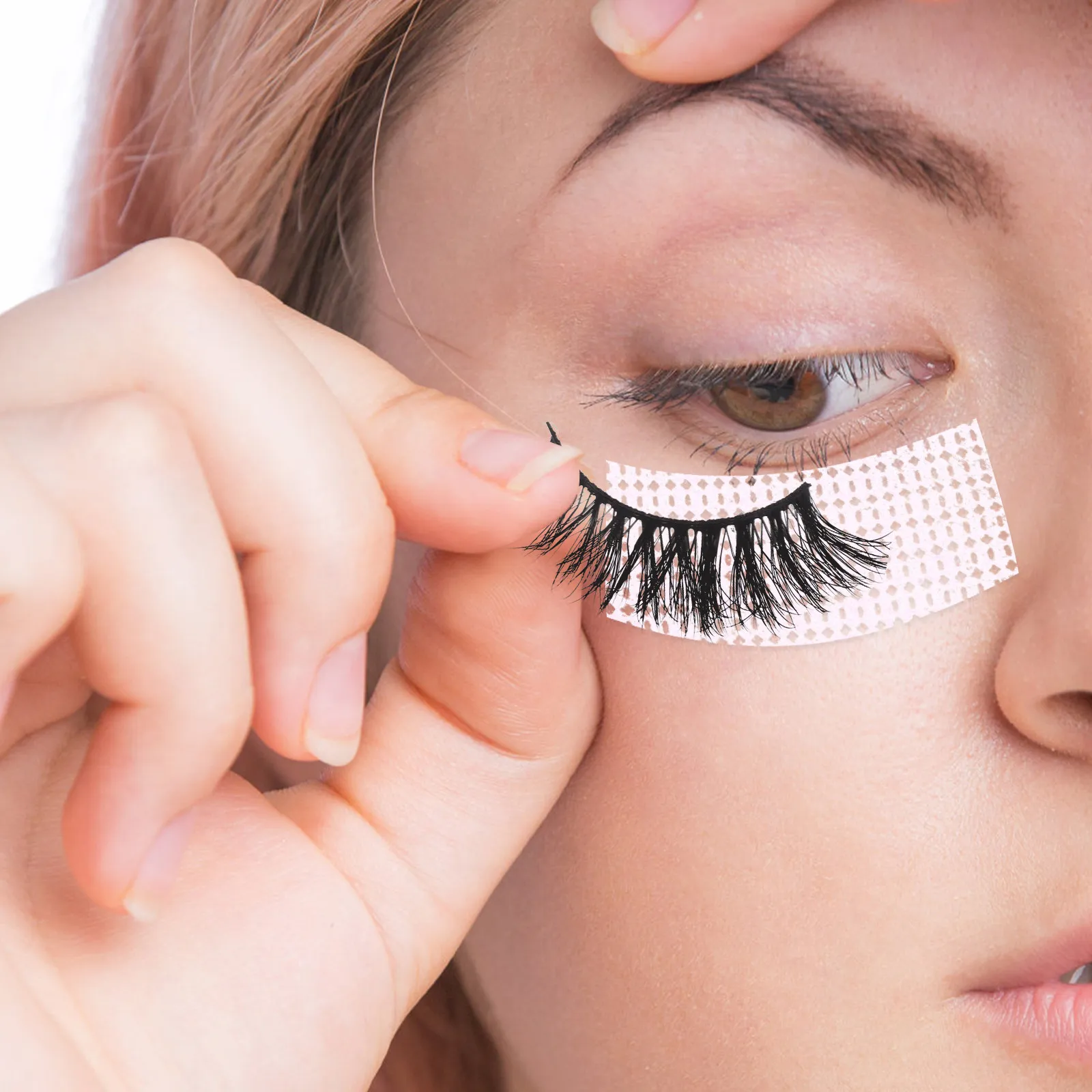 1 Roll Eyelash Extension Tape Skin-Friendly Breathable Non-Woven Lash Tape for Upper Lower Lashes Isolation Eyelash Grafting