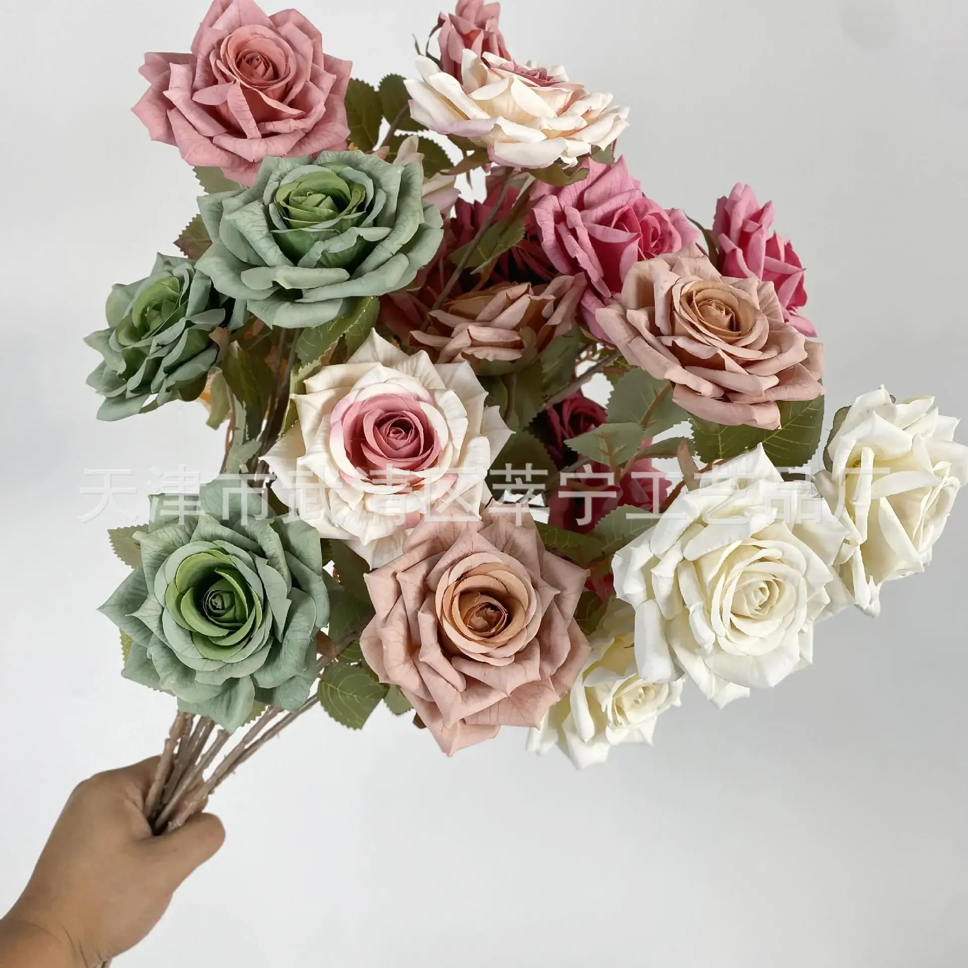 3-Head Cappuccino Rose Manta Rose Artificial Flower Wedding Flower Arrangement Home Furnishings Hotel Decoration Fake Flowers