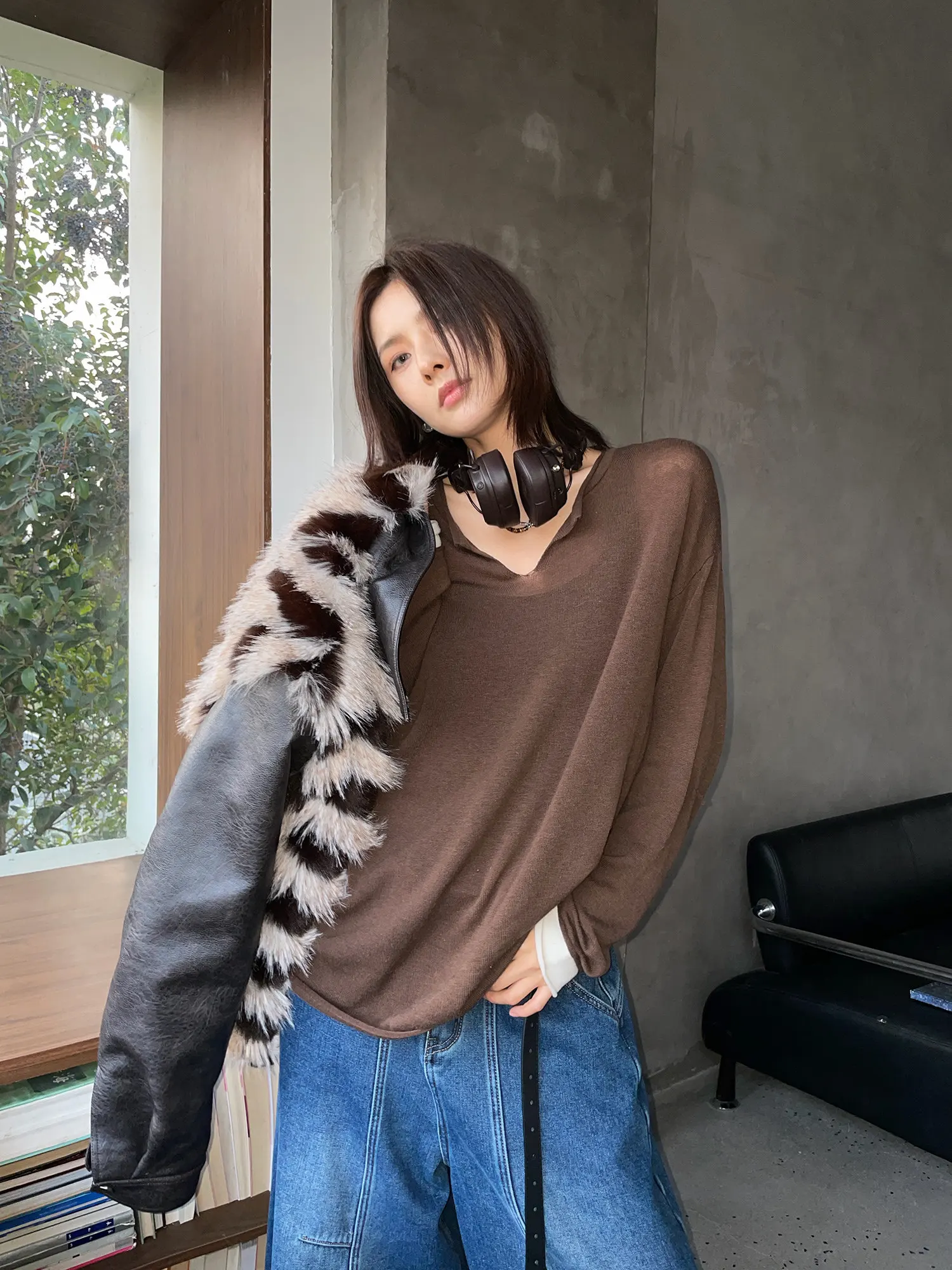 

JCCC Shadow New Year Greeting Soft 100% Wool V-Neck Color Block Knitted Sweater Loose Fit Long Sleeve Warm Casual Knitwear