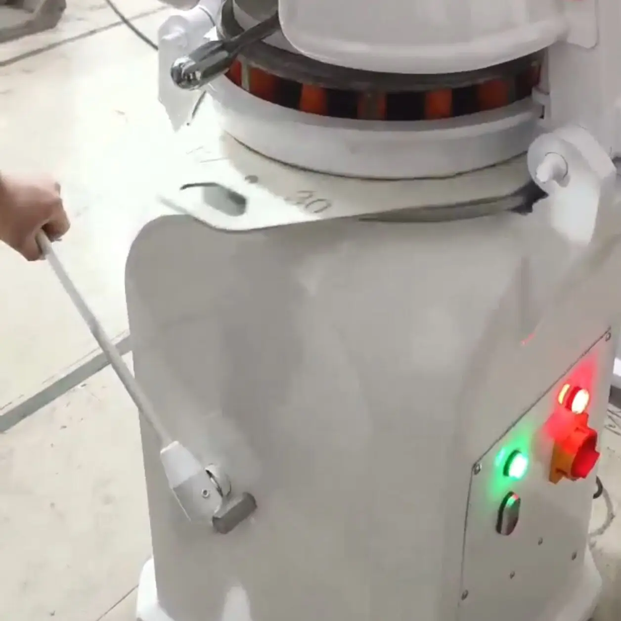 

Automatic Dough Divider Bakery Dough Divider Rounder Dough Ball Cutting Making Machine