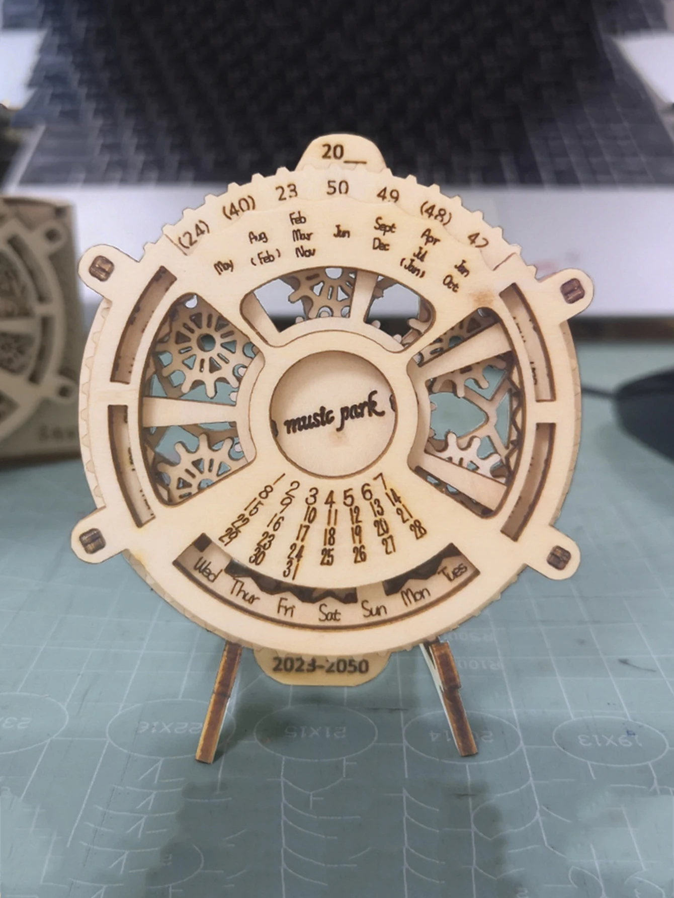 3D Holz puzzle ewige 3D Holz puzzle Kalender mechanische Zahnräder Spielzeug Gebäude Set Brain Teaser Spiele Engineering Spielzeug Modell