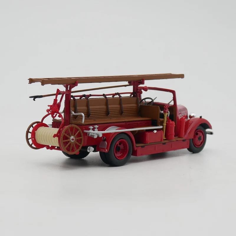 Diecast Ixo 1:43 escala Renault ADK motor de bomberos francés coche en miniatura de aleación juguete coleccionable regalo adorno de exhibición de recuerdo