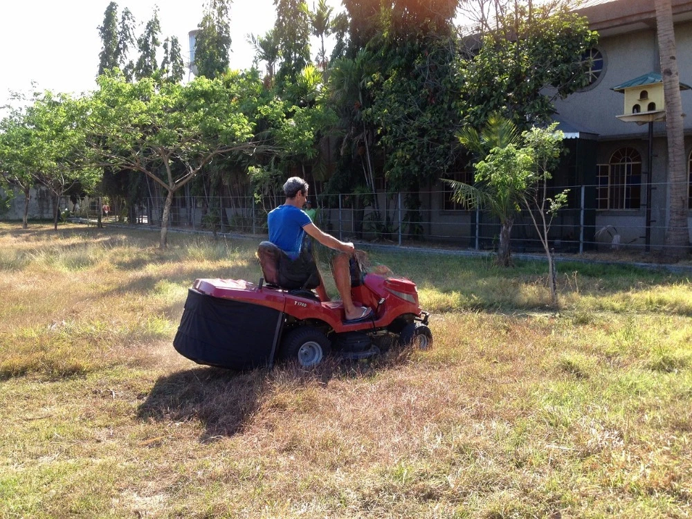 Garden Tools Riding lawn mower for sale