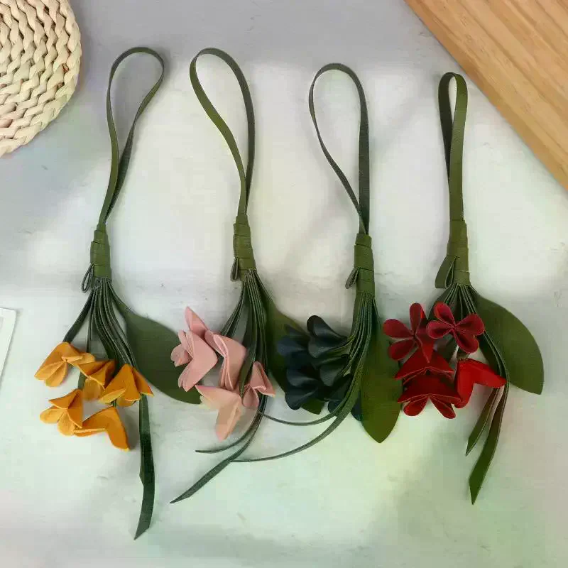 PU Leather Simulation Flower Bag Charm Hanging Keychain Car Drape Exquisite Jewelry Personalized Pendant 1Pcs