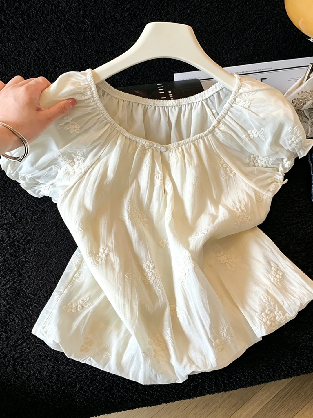 

Delicate Embroidered Bubble Sleeve Shirt Women's Style 2026 New Summer Korean Slimming Cute Top Skin-friendly Breathable