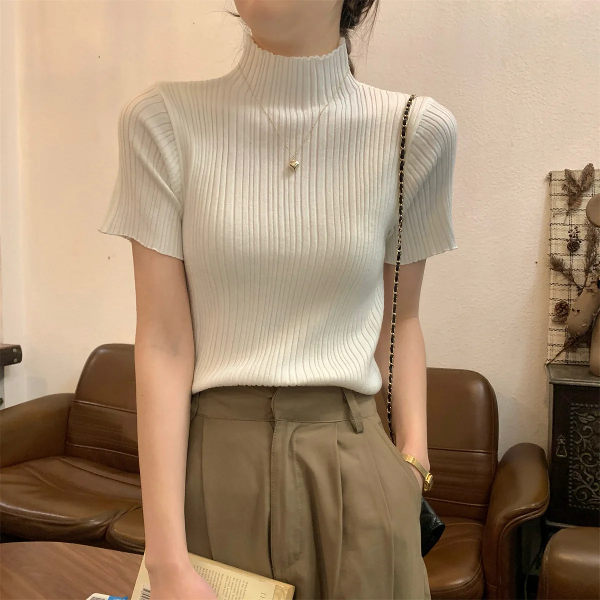 

2025 Short Sleeve Mock Neck Knit Crop Top for Women Basic Rib-knit Pullovers Knitwear Classic Office Lady Summer Outfit Wh3