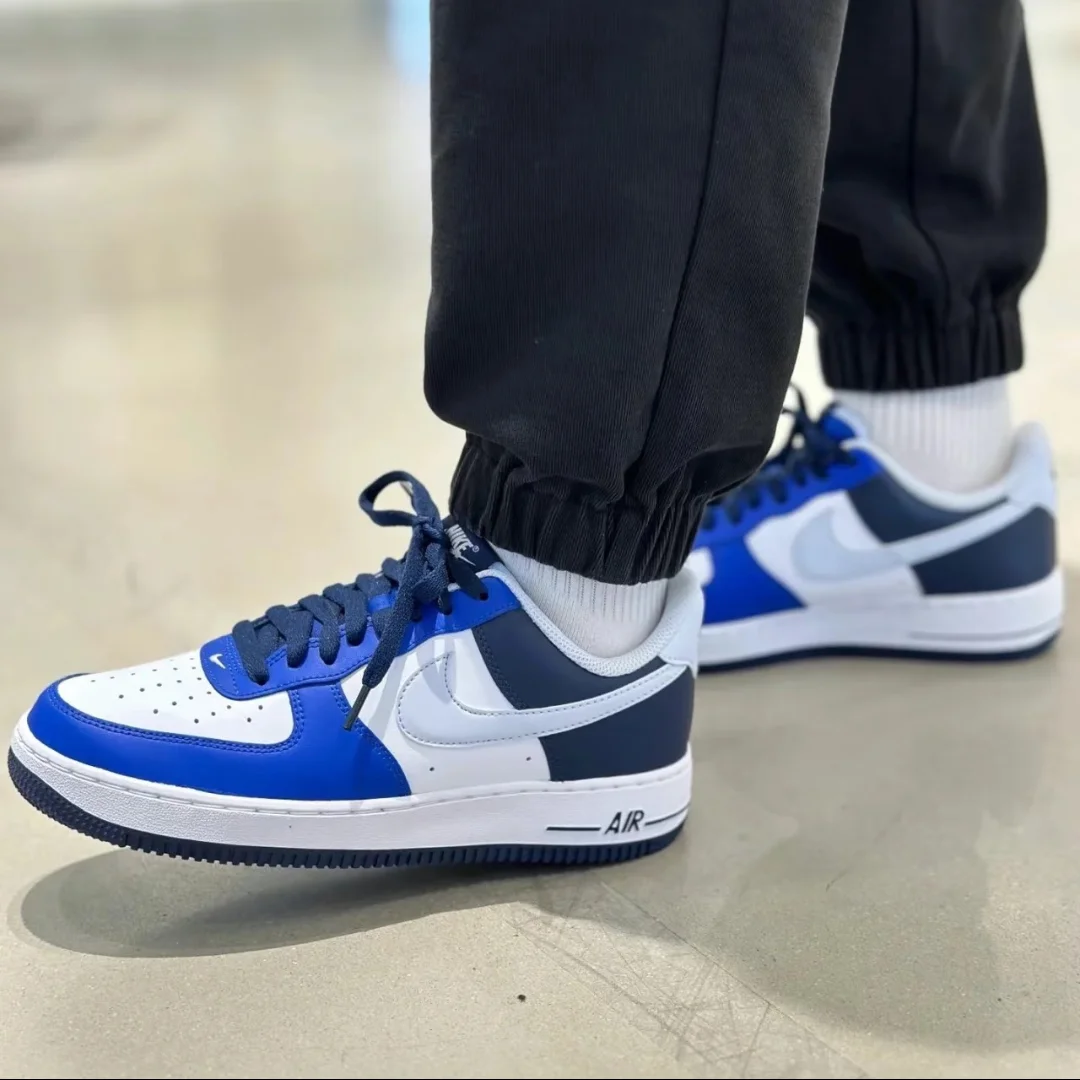 Nike New Air Force 1 07 Low Classic Fashion Sapatos de tabuleiro masculinos Branco Azul Colorway