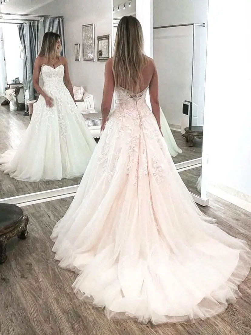 Vestidos De novia De encaje De diseño para mujer, traje De tul con escote en V y espalda en forma De corazón, cola De corte, 2022