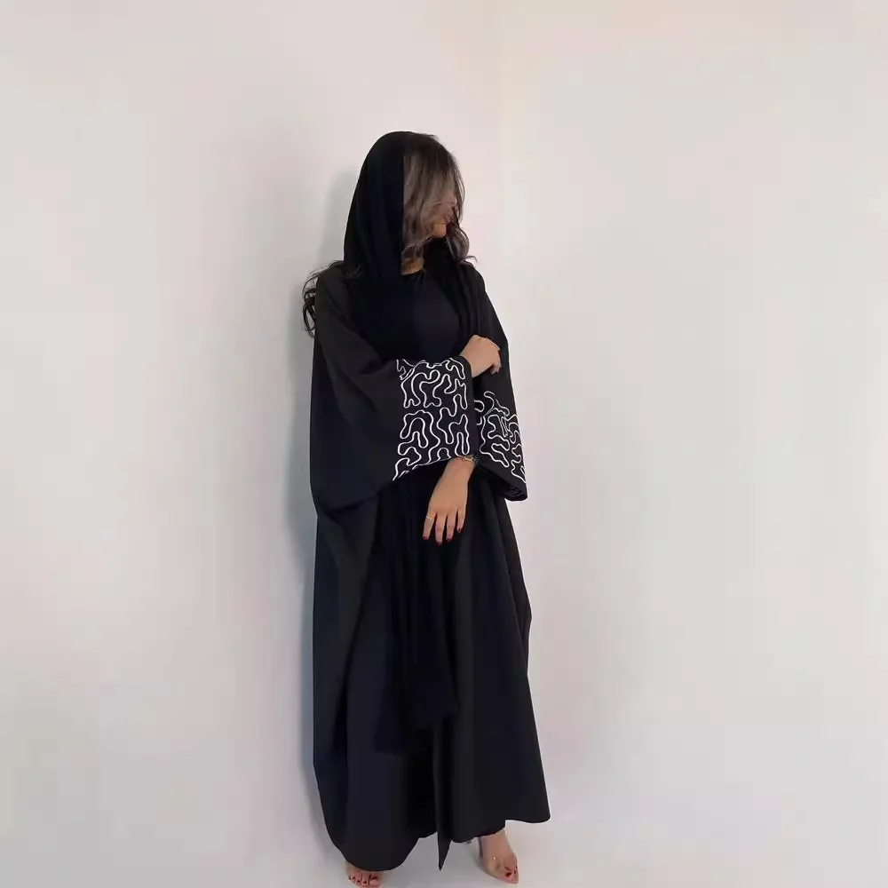 

Elegant Dubai Arabic Embroidered Abaya Dress Long Robe Fashion Outerwear for Women Muslim Clothing