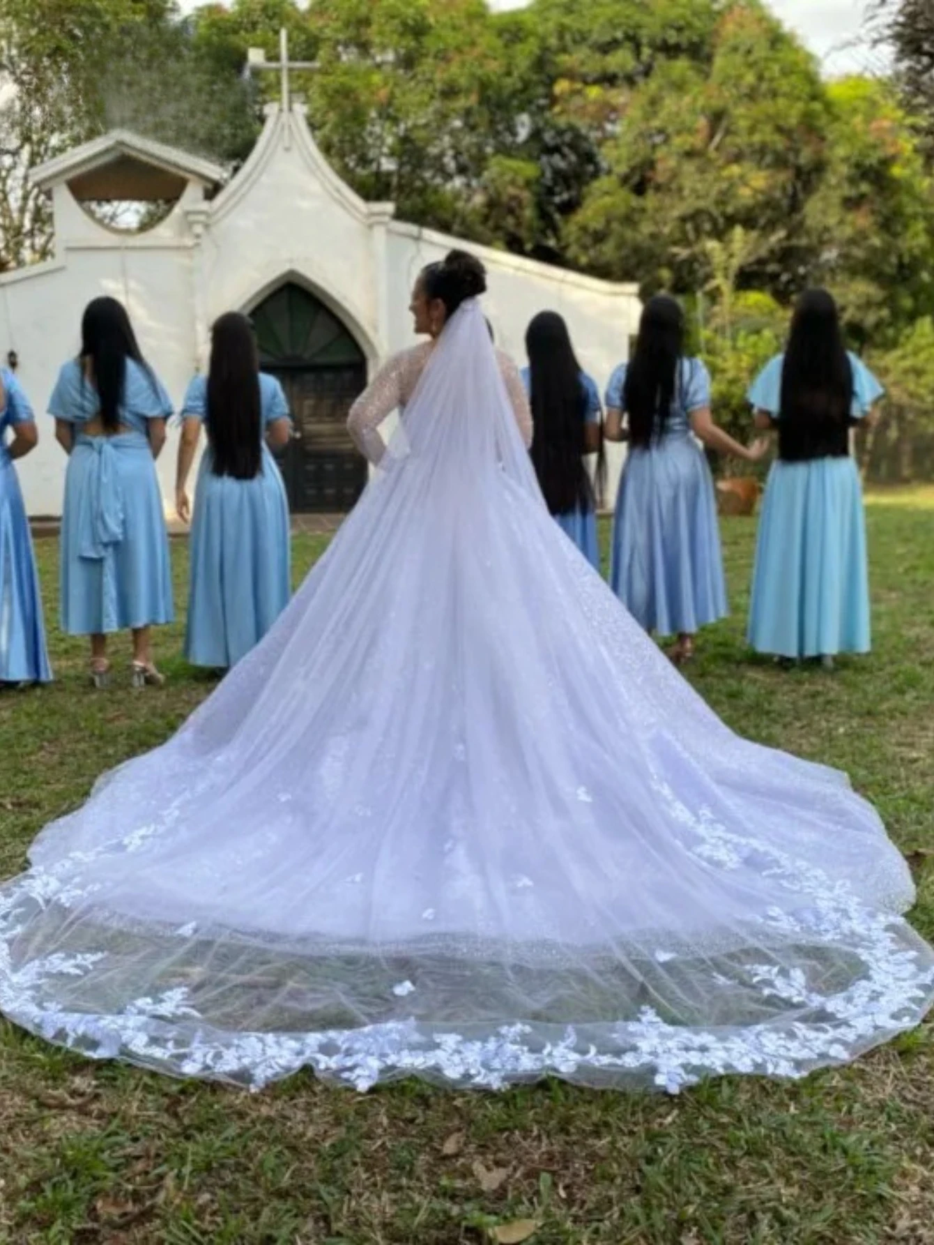 

Real Photo 3m 4m 5m One Layer Wedding Veil With Comb White Lace Edge Bridal Veils Ivory Appliqued Cathedral Wedding WED VEIL