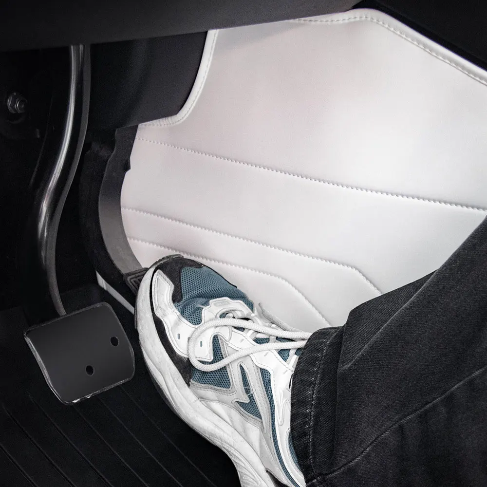 

2025 Nappa leather Side Defense Kick Pad For Tesla Model Y Juniper Model 3 Highland Central Control Protective Foot Pad Interior
