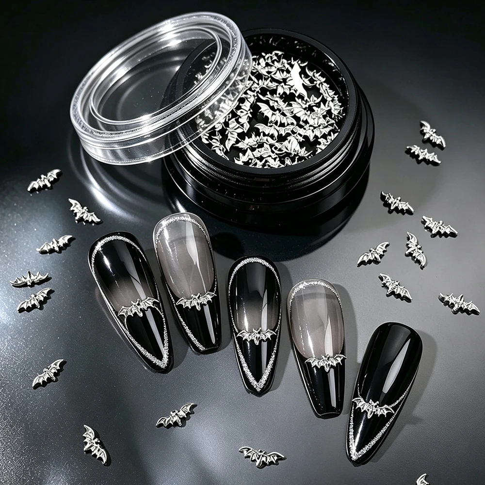 1 Glas Mini Legierung Silber Fledermaus Halloween Nagelrhinestone Metall Fledermaus Französische 3D Nagelcharms Glänzende Silberne Fledermausflügel Maniküre Dekoration – Detail 2