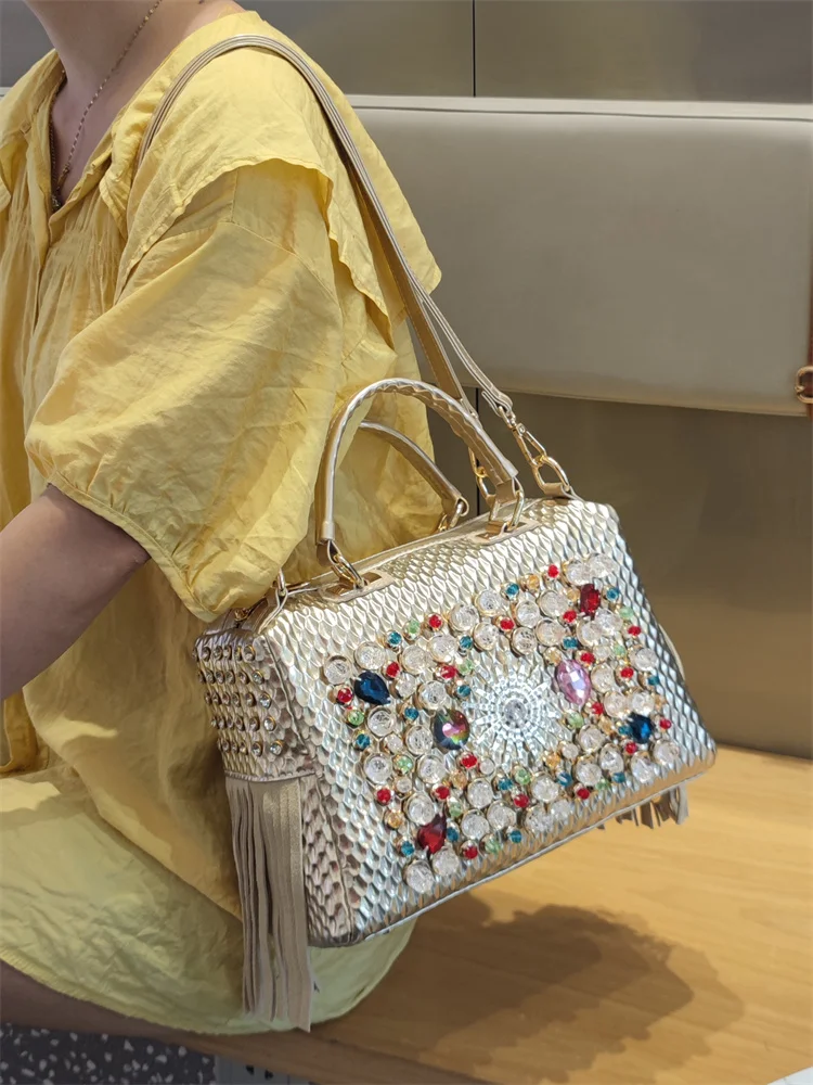 borsa-a-mano-in-pelle-alla-moda-da-donna-2025-new-sle-borsa-a-tracolla-leggera-di-lusso-di-grande-capacita-con-design-a-nappa