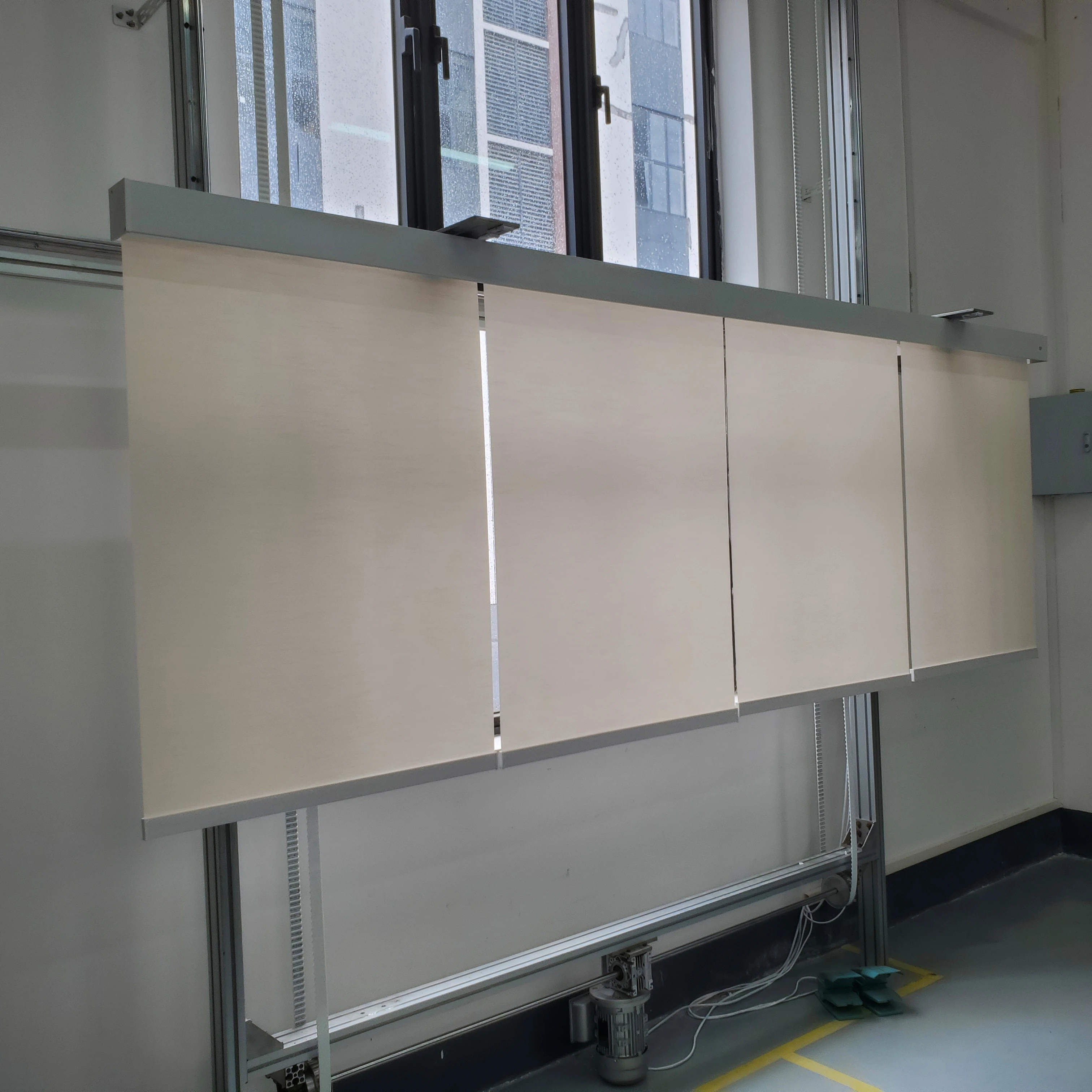 Tende per tende a rullo senza fili Tende per finestre con sistema a batteria