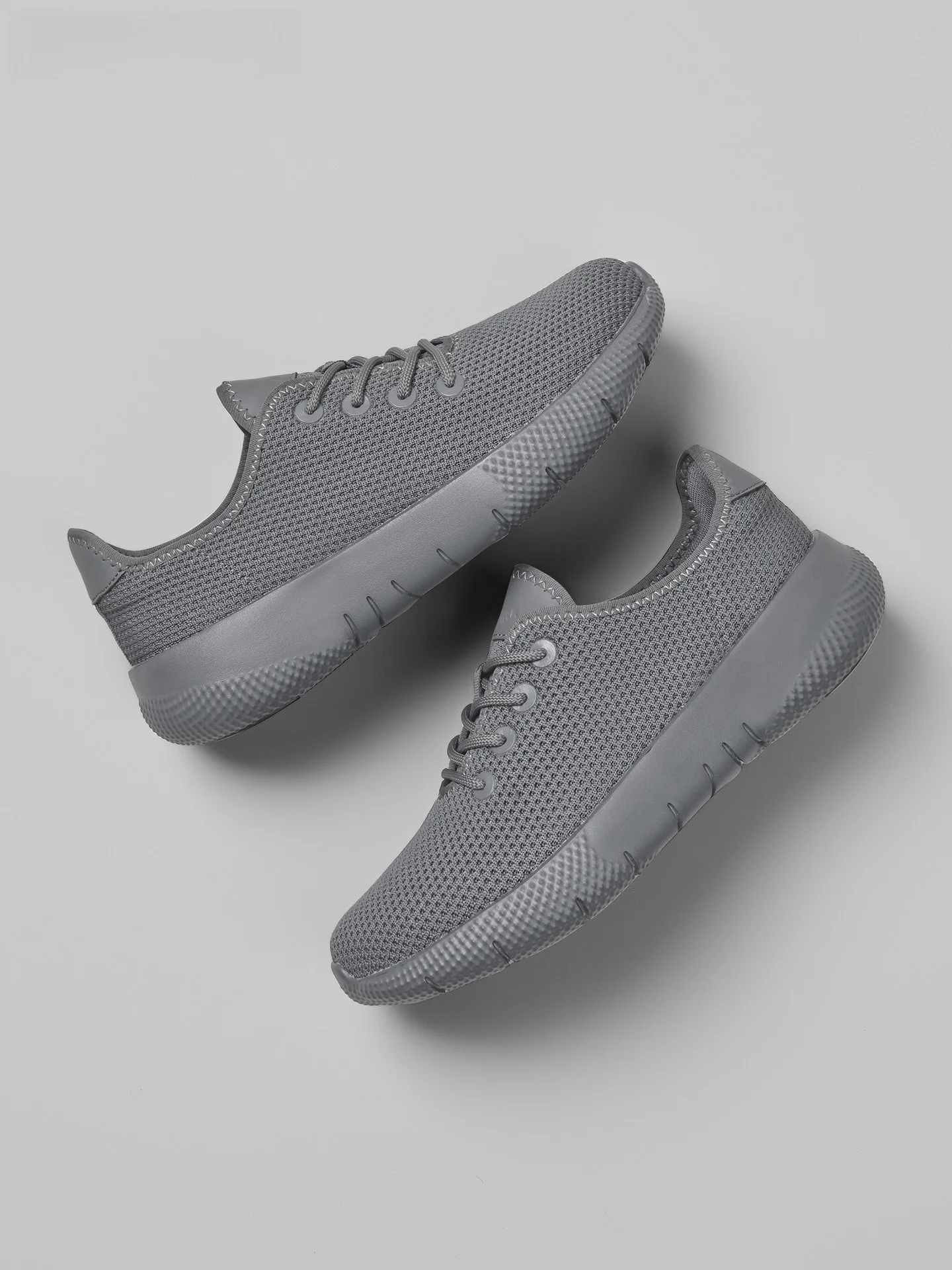 aokang-2026-nouvelles-chaussures-de-course-respirantes-en-maille-pour-hommes-legeres-a-semelle-souple-decontractees-grises-polyvalentes-pour-usage-quotidien