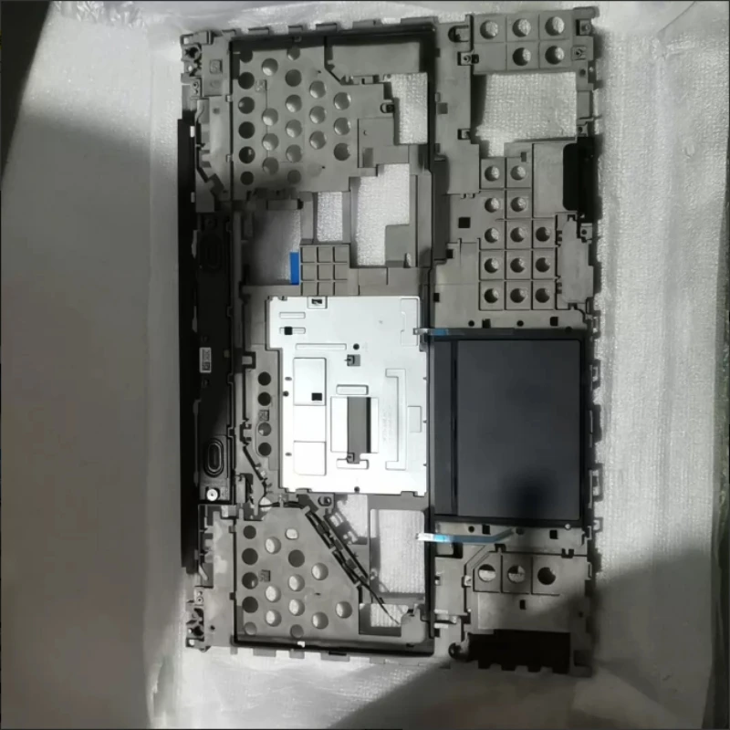 

Для ноутбуков Lenovo ThinkPad T16 Gen1 Gen2: верхняя крышка (C-крышка), палмрест, нижняя крышка (D-крышка), б/у
