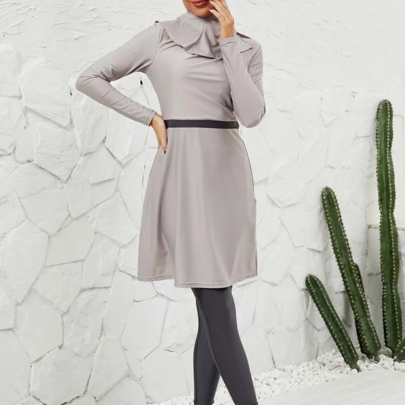 

Комплект мусульманской женской одежды для плавания из 3 предметов: купальник с полным покрытием, платье, брюки с высокой талией, хиджаб. Скромный купальный костюм 2026