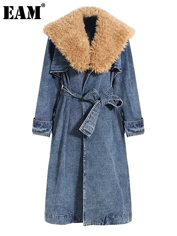 [EAM] Women Denim Detachable Fur Collar Big Size Trench New Lapel Long Sleeve Windbreaker Fashion Spring Autumn 2024 LM104005