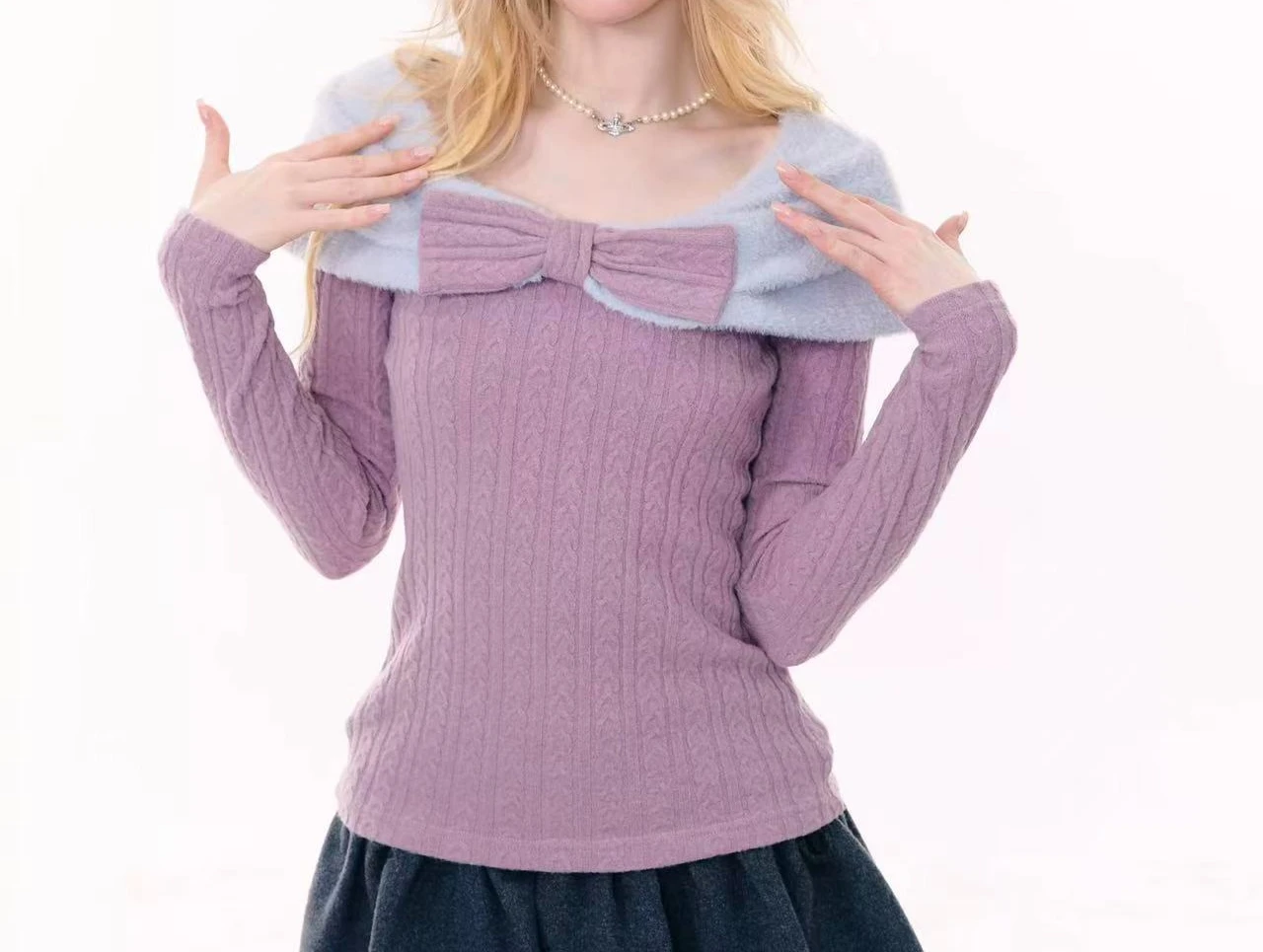 Autumn/Winter 2025 Design Sense Fried Dough Twists Texture Bow Long Sleeve T-shirt Slim Slim Top Knitted Backing Shirt Women
