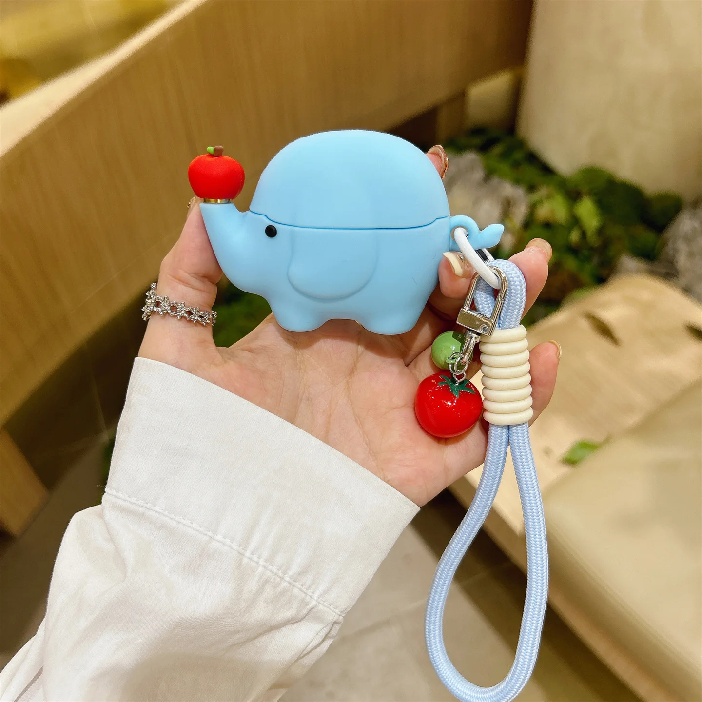 

Rotating Elephant Freeclip 2nd Generation Earphone Case Suitable for Beats Studio Buds Earphone Case Creative Rotating Clip 2nd