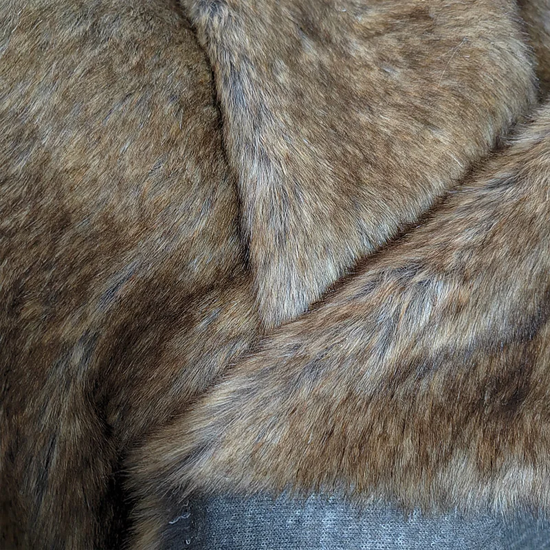 

Хорошая имитация лисьего меха, ткань из искусственного меха, волосы длиной 2 см, коричневая Трехцветная острые плюшевые ткани для шитья, «сделай сам», меховой воротник, пальто/аксессуары