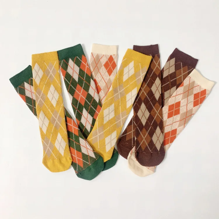 

Autumn And Winter New Retro Diamond Lattice Children's Mid-calf Socks Fashion Color Blocking Plaid Boys And Girls Cotton Socks