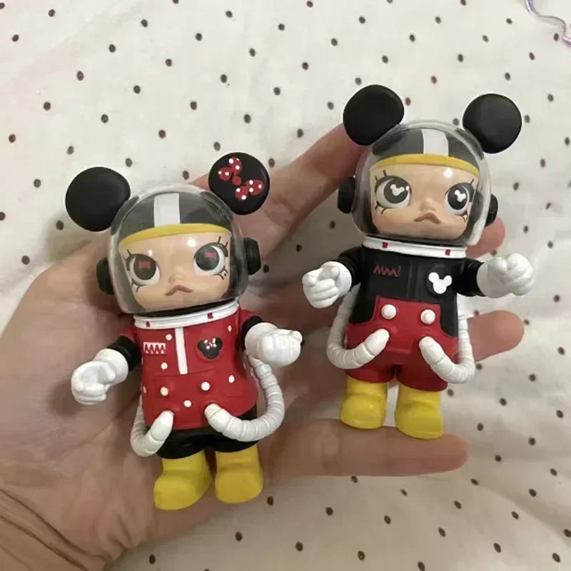 

Molly 100% Mega Space Molly With Cute Ears Black And Red Series Doll Art Toy Decoration Fashion Gift Ornament