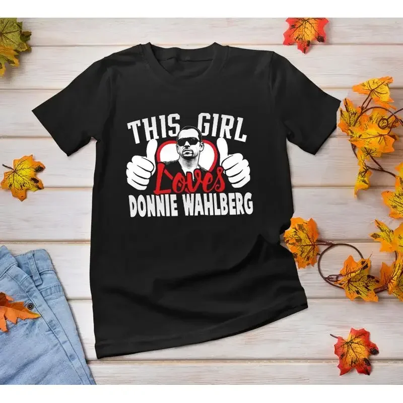 Esta chica ama Donnie Wahlberg camiseta negra para hombre de todas las tallas