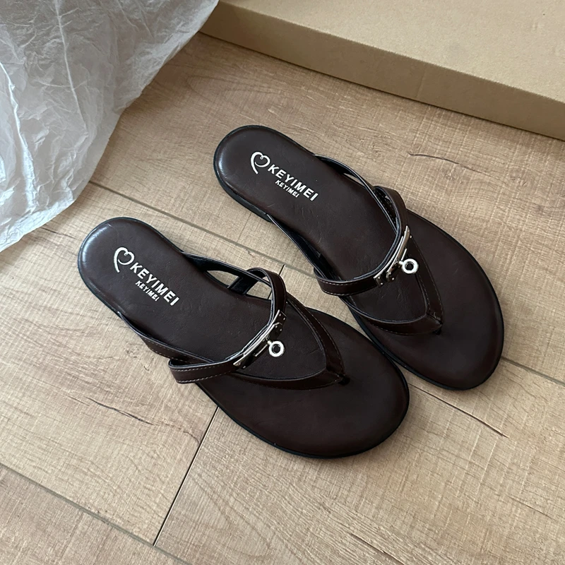2026 Summer New Metal Buckle Breathable Flat Slippers Women's Word Drag Outdoor Beach Cool Slippers
