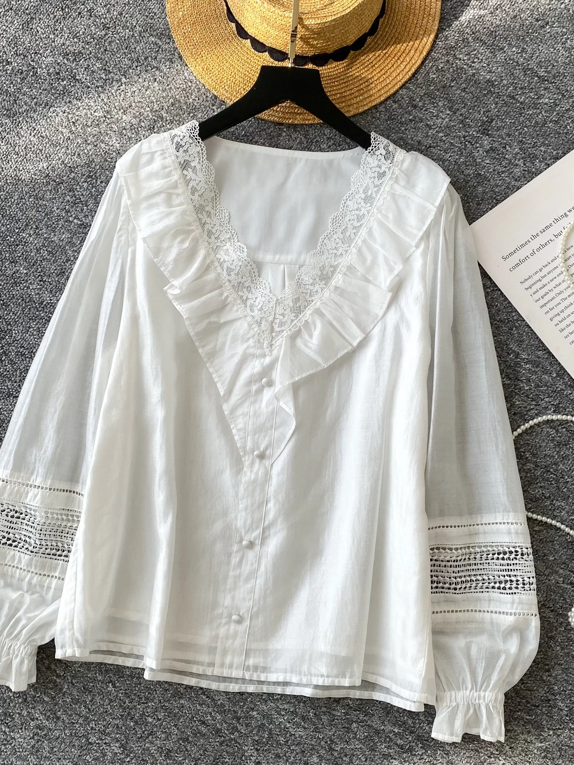 

Korean Style Lace Splicing Lantern Sleeve Shirt Women's Loose Slimming High-End Feeling Top Simple Gentle Wind Autumn New Arr...