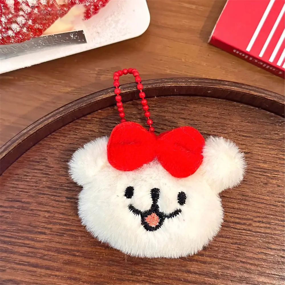 LLavero de muñeco de peluche bonito a la moda, broche creativo de corazón con lazo rojo para chica, broche para cachorro, llavero de coche de alto nivel de apariencia de dibujos animados para estudiante