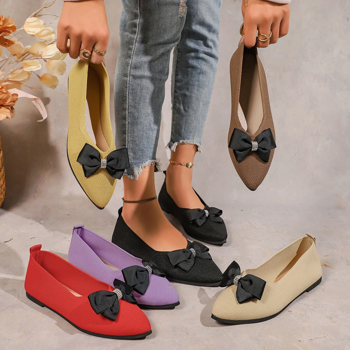 

2025 New Women Flats Shoes Bow Solid Color Pointed Toe Shallow Loafers Trend Mouth Design Walking Dress Fashion Casual Sneakers