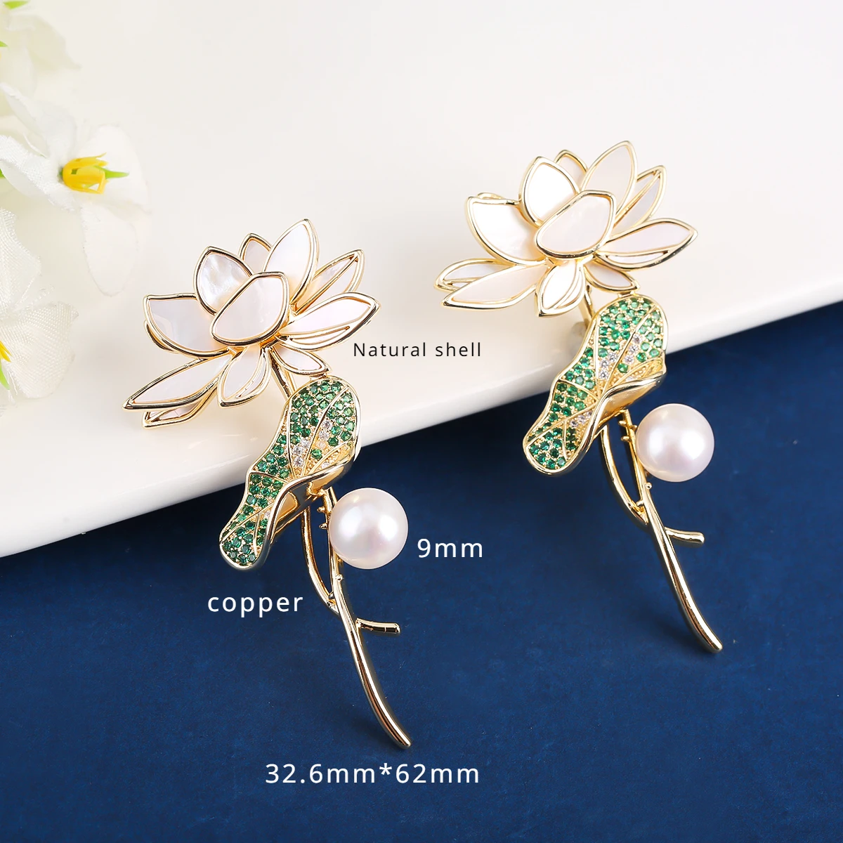 Light Luxury Niche Color Preservation Lotus Zircon Luxury Inlaid Natural Shell Pearl Brooch Lady Wedding Party Jewelry Gift