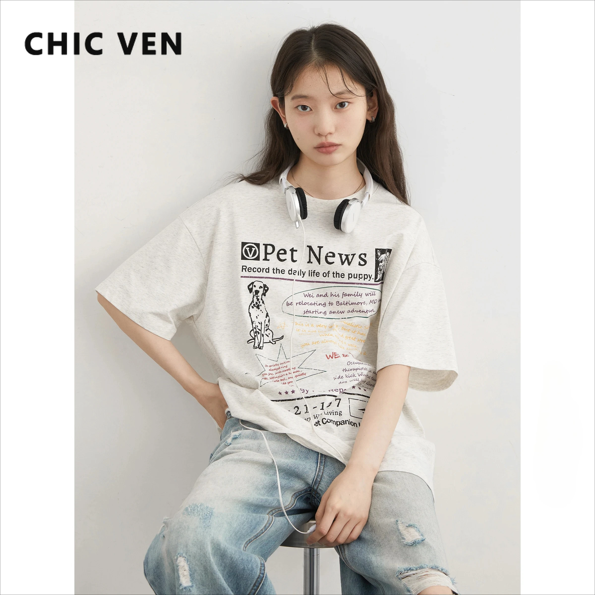 

CHIC VEN Women T-Shirts Fashion Casual Retro Dog Newspaper Printed Short Sleeve Tees UPF50 Cool Female Tops Summer New 2025