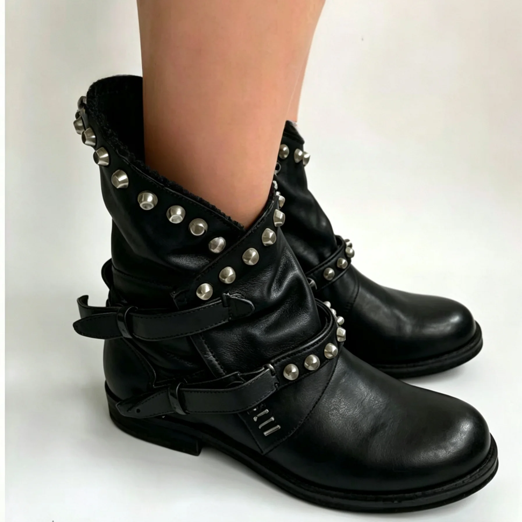 

Black Rivet Decor Ankle Boots Slip on Women Shoes Pleated Round Toe Square High Heel Shoes for Girls Zapatos Para Hombres