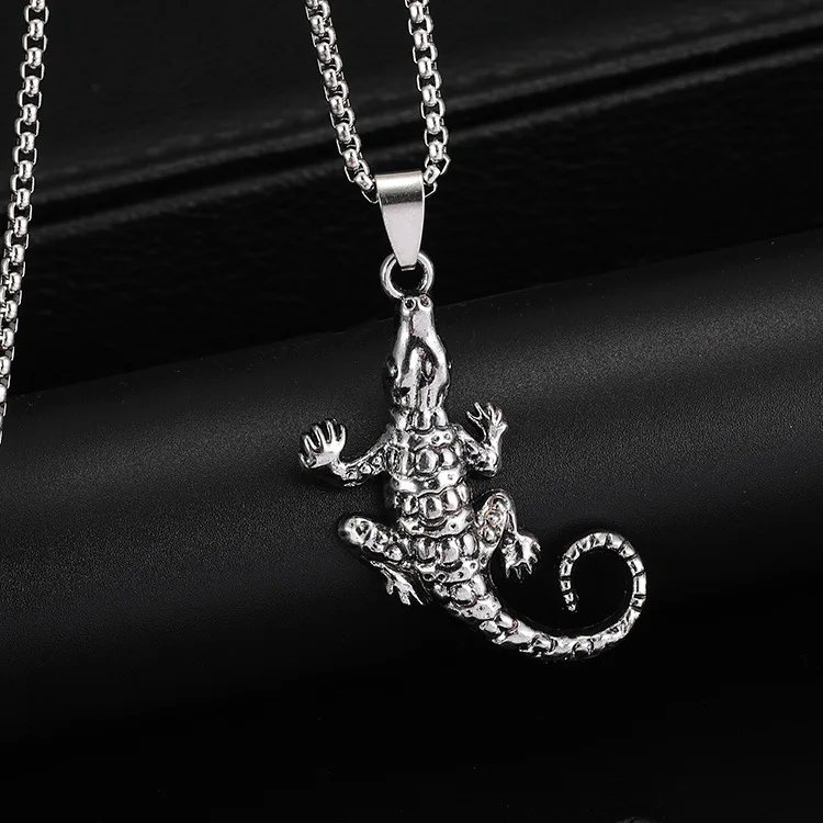 

Fashion Crocodile Pendant Personality Creative Hip Hop Necklace Long Sweater Chain Pendant