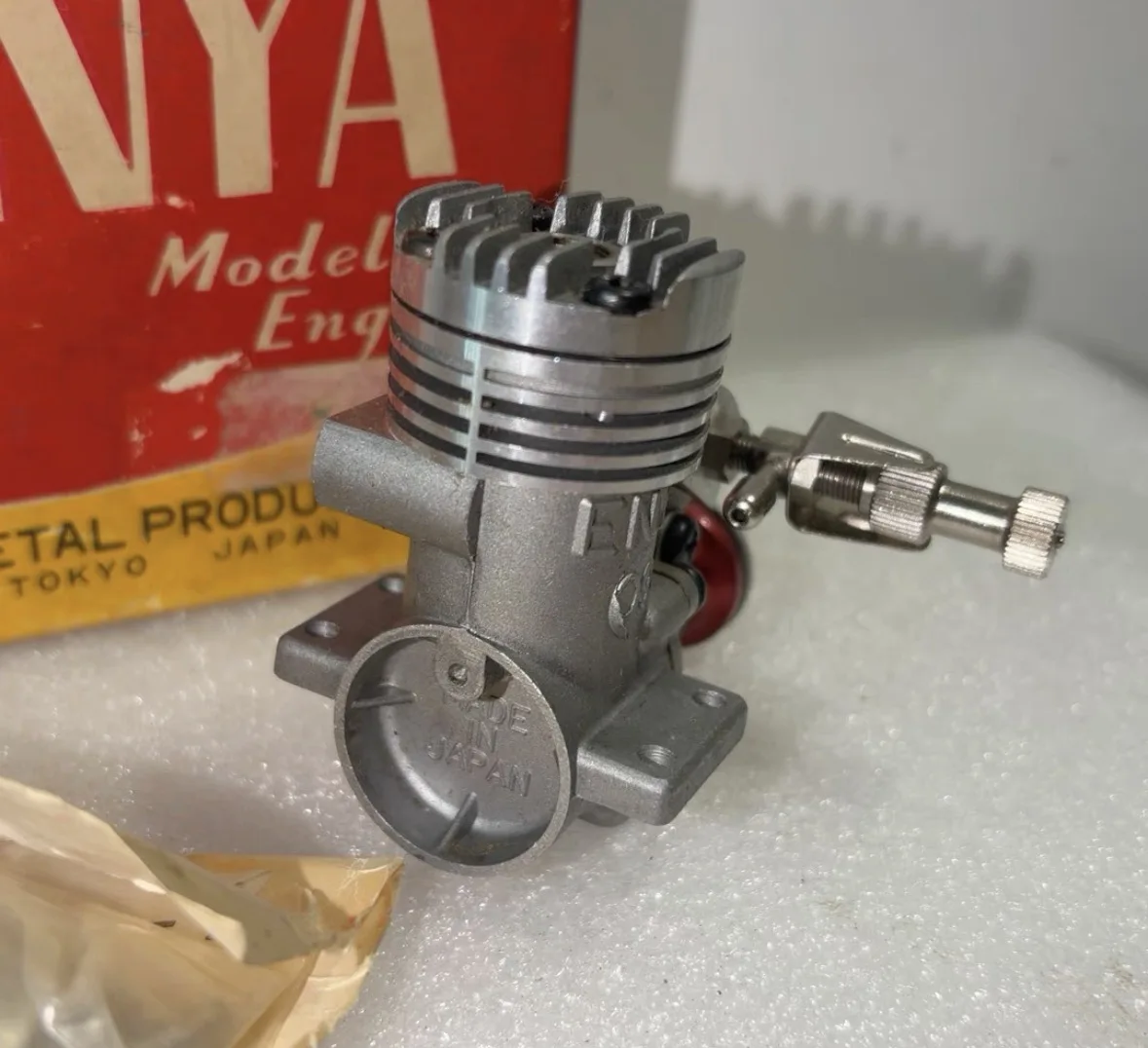 New ENYA 09BB RC Nitro Glow Engine .09 Size 1.5cc with Muffler Ball Bearing,Red Prop Driver, Original Classic Japanese Engine