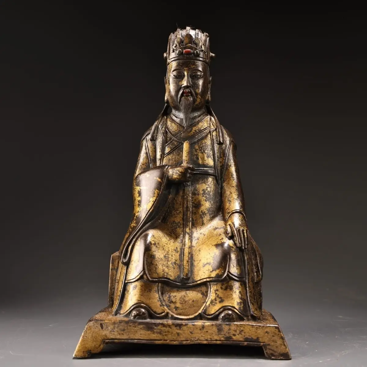 Treasure pure copper high relief chisel engraved with mud gold Wenchang Emperor weighs 650 grams, is 23 cm high and 12 cm wide