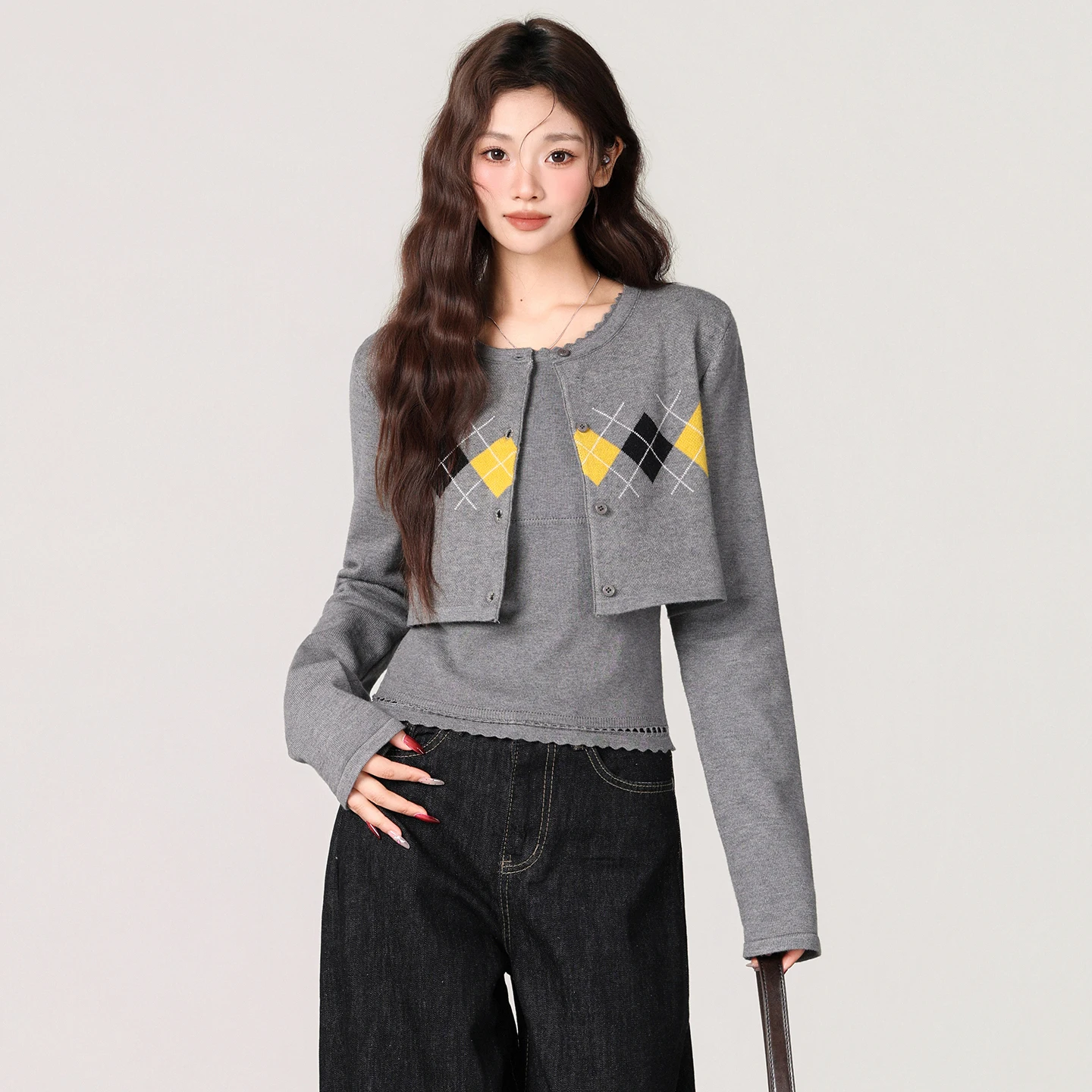 

Color Bocking Diamond Grid Short Knitted Cardigan Women's Autumn Winter Lace Camisole Vest Sweet and Spicy Two-Piece Set