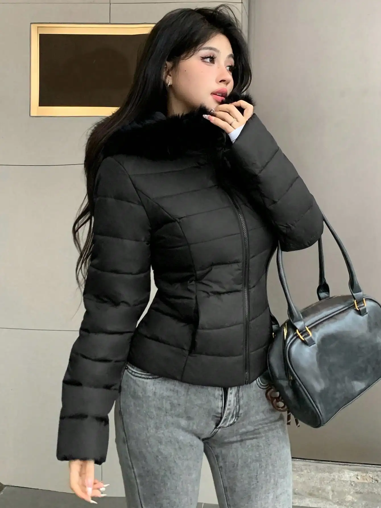 Women's Black Puffer Jacket with Faux Fur Hood, Zip-Up Winter Coat for Casual Wear