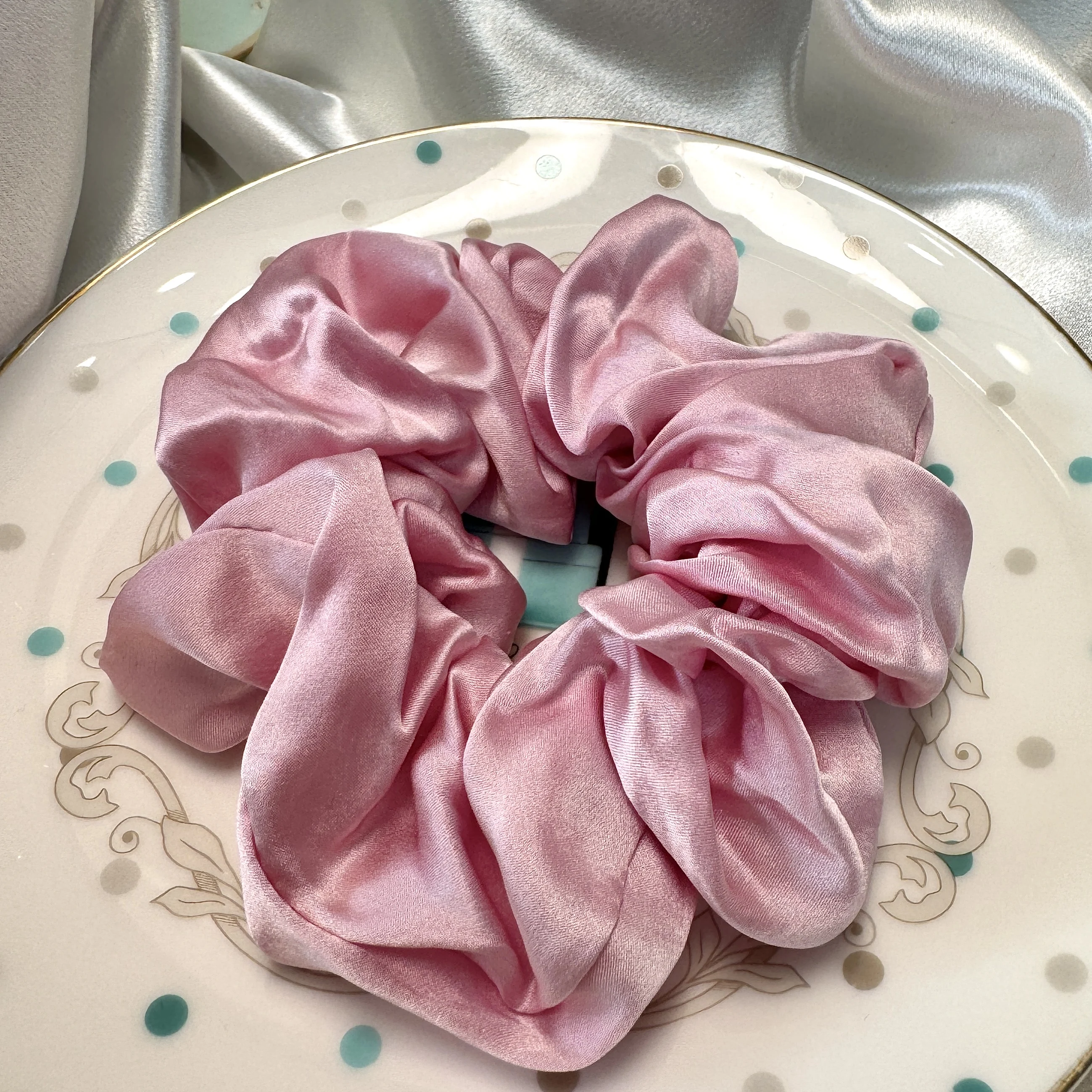 100% Mulberry Silk Hair Scrunchies for Hair