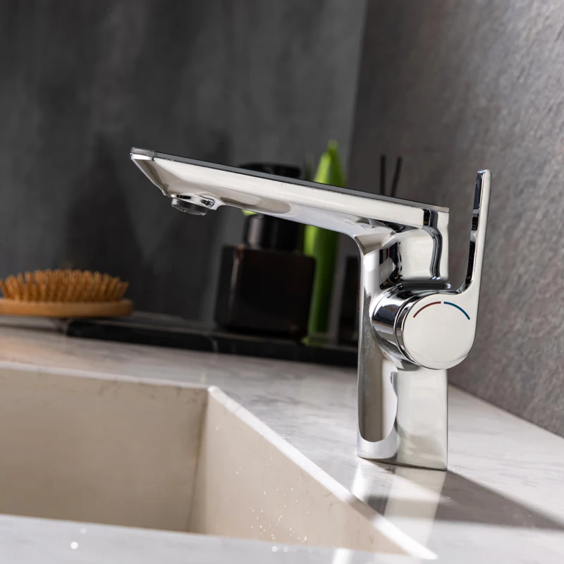 

One Hole Bathroom Sink Faucets Deck Mounted Single Handle Lavatory Vanity Sink Faucet Hot and Cold Mixer Taps Chrome