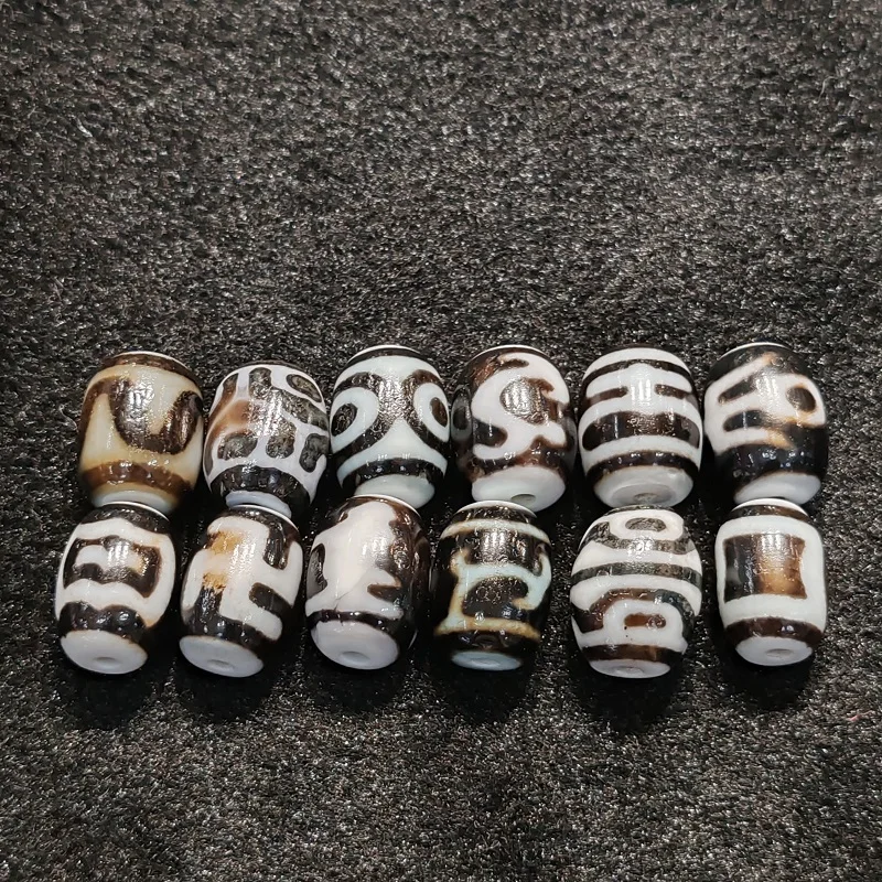 

Taiwan Infiltration Agate Dzi 3 Eyes, Tiger Teeth, and other Tibetan totem Tianzhu Necklace Pendant DIY Accessories