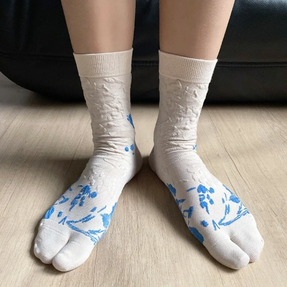 1 Pair Versatile Japanese Style Split Toe Socks Retro Relief Breathable Tabi Socks Flower Pattern Comfortable Mid Tube Socks