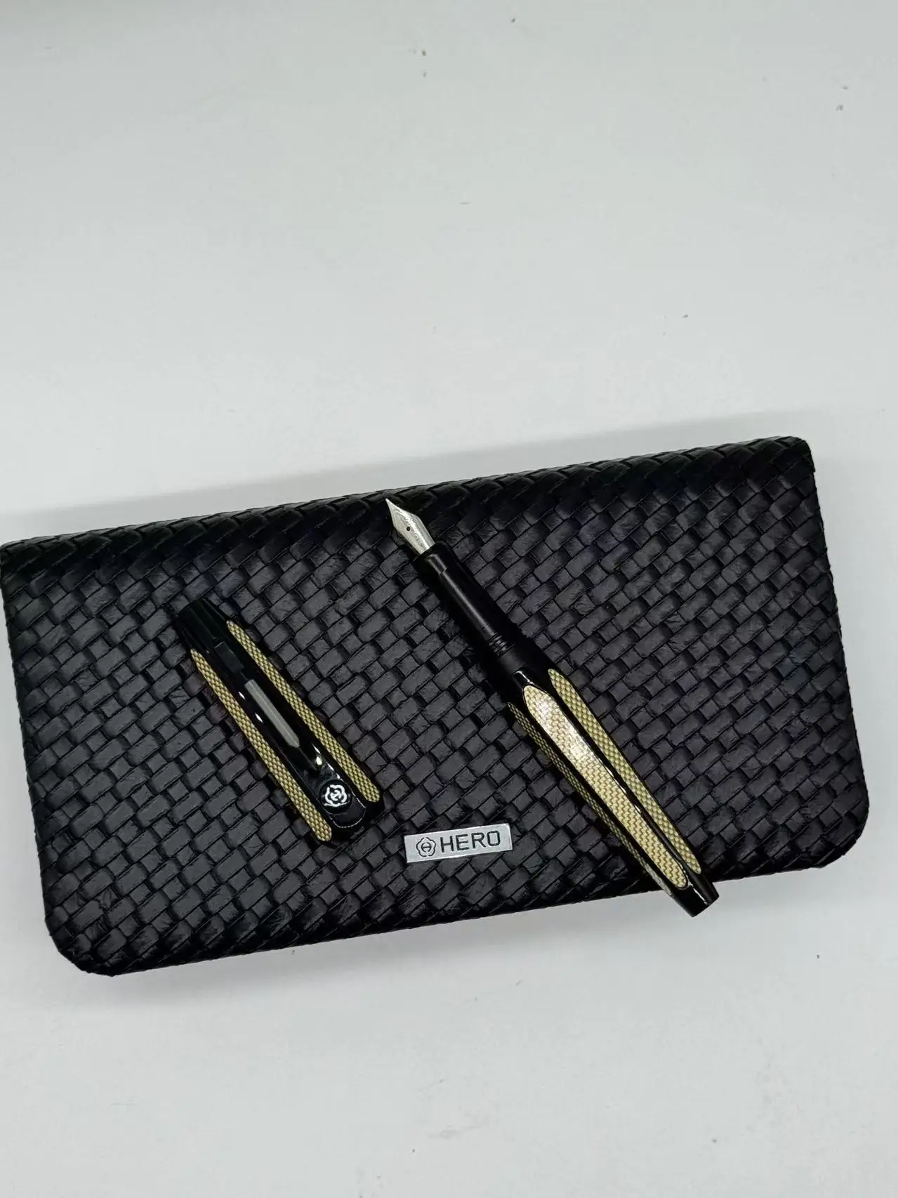 

Hero 636 Space Carbon Fiber Fountain Pen Smooth Writing Office Business Gift Pen
