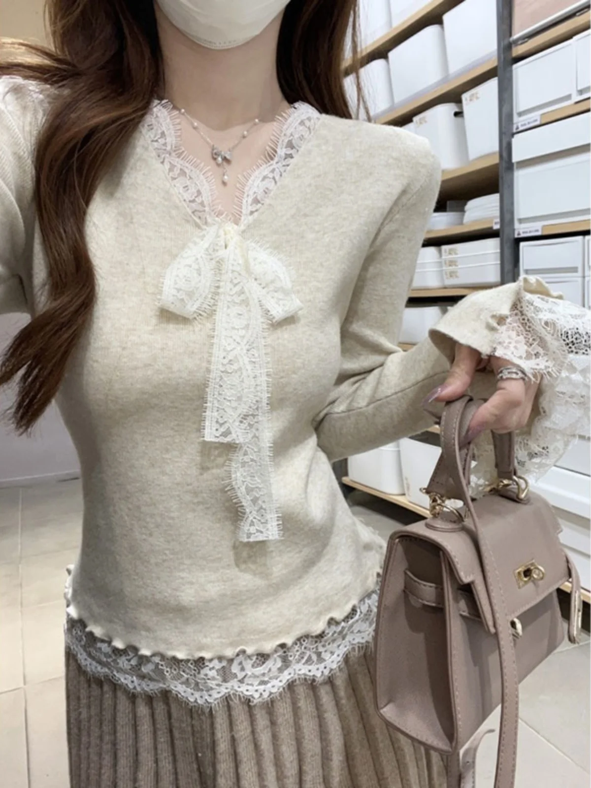 

V-Neck Lace Splice Knitted Base Shirt Women's Fashionable Autumn Winter Bell Sleeve Faux Fur Inner Wear Two-Piece Knitted Top